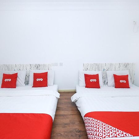Oyo 90820 River Inn Miri Ngoại thất bức ảnh