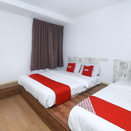 Oyo 90820 River Inn Miri Ngoại thất bức ảnh