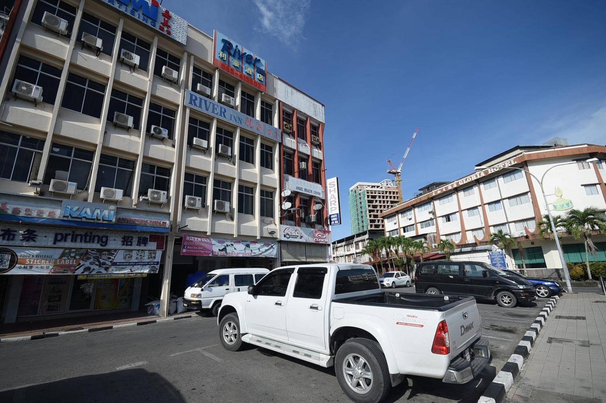 Oyo 90820 River Inn Miri Ngoại thất bức ảnh