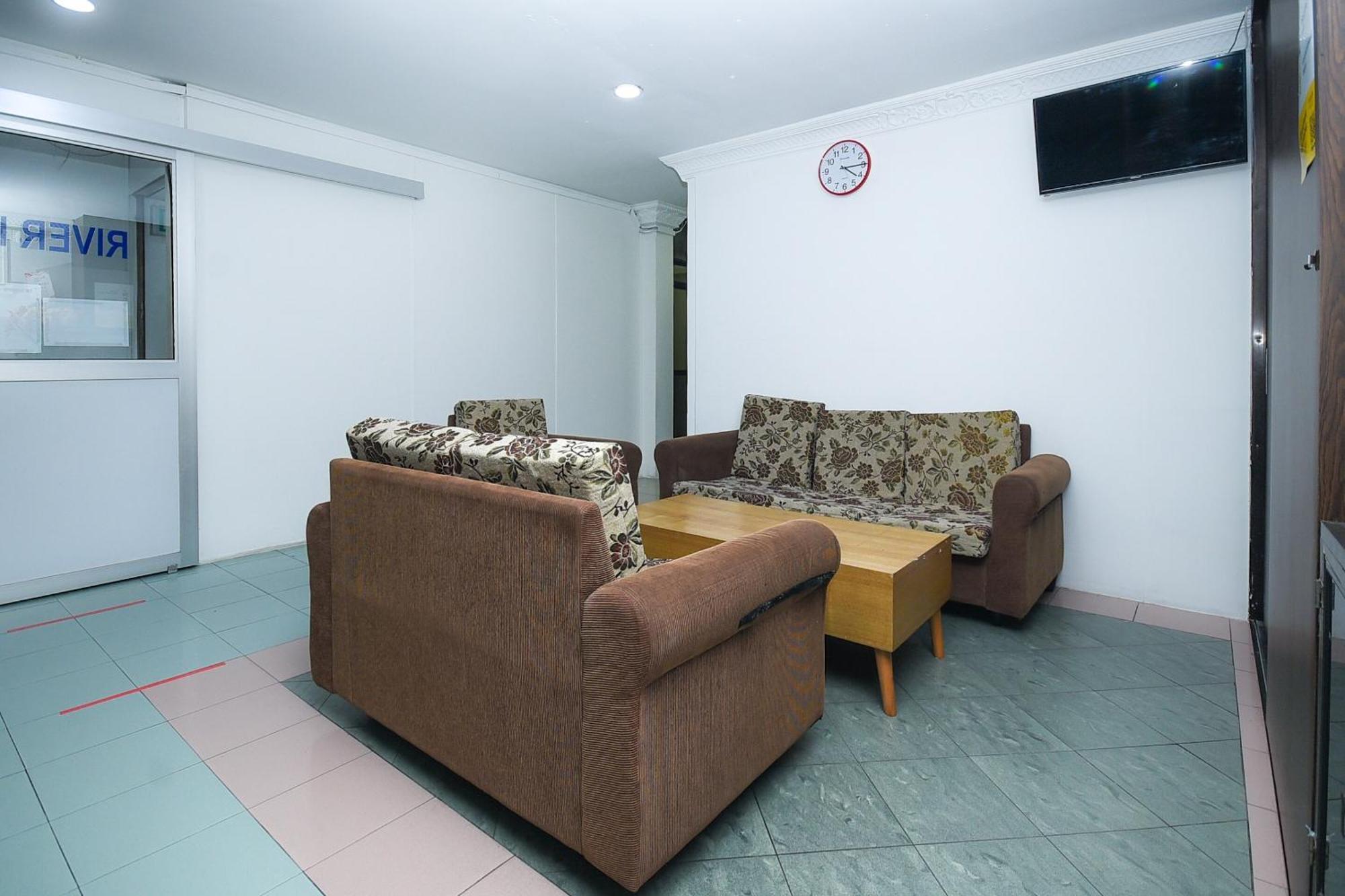 Oyo 90820 River Inn Miri Ngoại thất bức ảnh